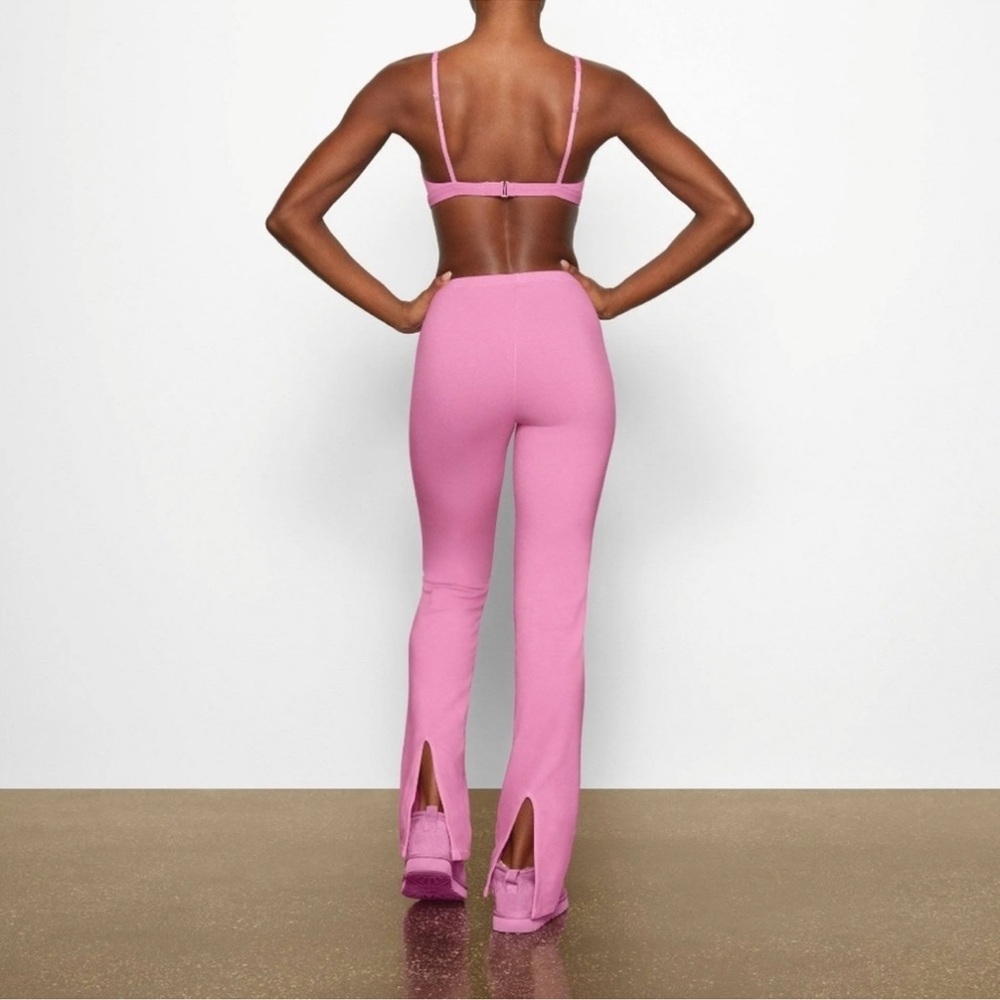 Skims Outdoor Split Hem Leggings Bubble Gum Pants - Picture 2 of 6